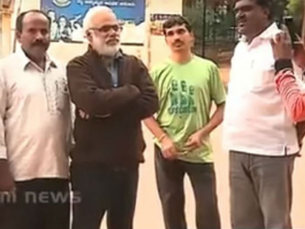 देखते ही लोग लेने लगते हैं सेल्फी