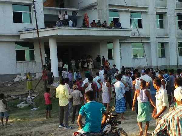 मेडिकल कॉलेज निर्माण को लेकर विवाद