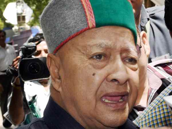 सीएम वीरभद्र ने डीएम को तलब कर डांटा