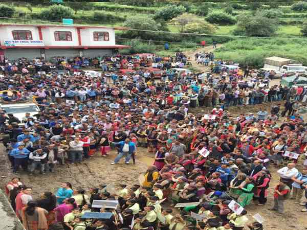 गुम्मा में भारी विरोध प्रदर्शन