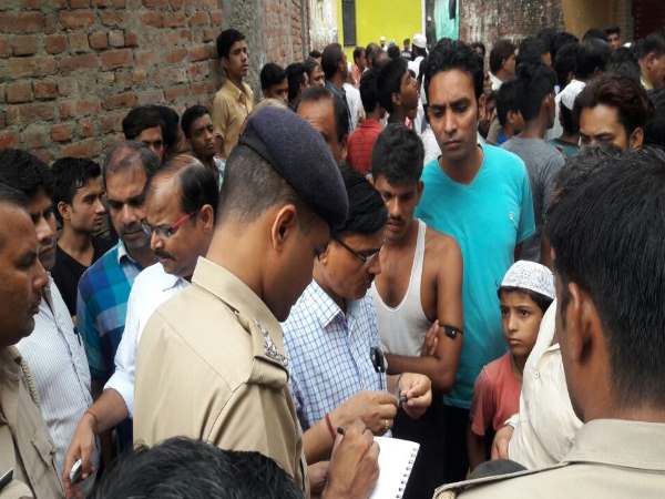 VIDEO: इस वीडियो से खुला सच वरना हो सकता था सांप्रदायिक बवाल VIDEO: इस वीडियो से खुला सच वरना हो सकता था सांप्रदायिक बवाल