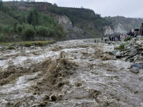 क्या होता है बादल फटना?
