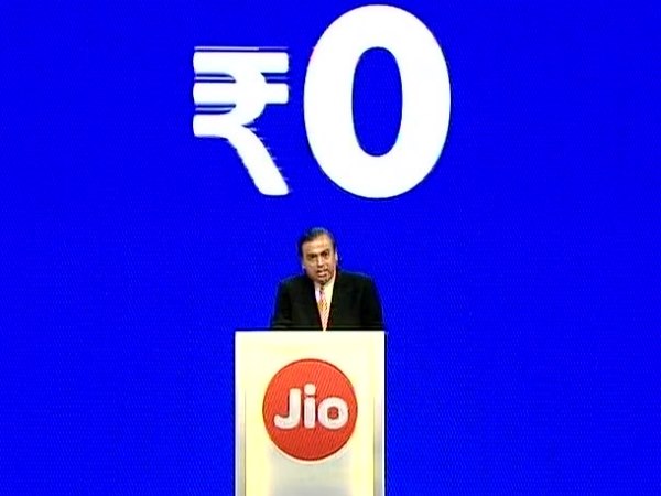 मुफ्त में मिलेगा जियो फोन