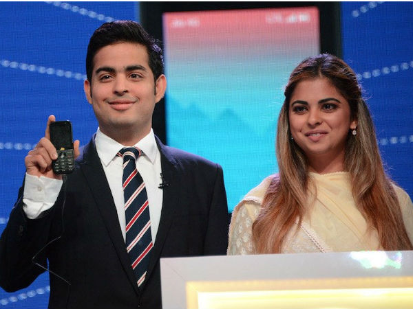 फ्री कॉलिंग के साथ जियो फोन
