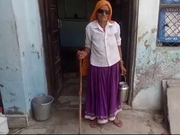 इंस्पेक्टर के प्रयासों से गांव हुआ शराबमुक्त