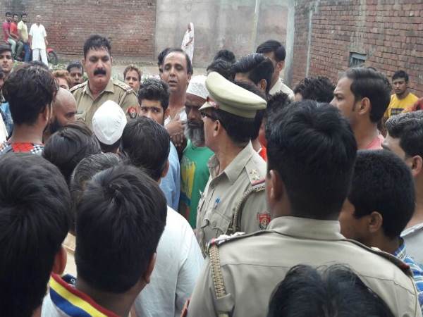 VIDEO: इस वीडियो से खुला सच वरना हो सकता था सांप्रदायिक बवाल VIDEO: इस वीडियो से खुला सच वरना हो सकता था सांप्रदायिक बवाल