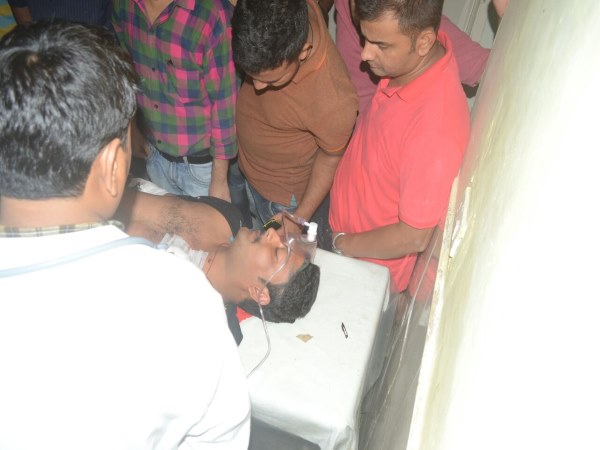 इलाहाबाद विश्वविद्यालय के छात्रनेता को मारी गोली, हालत नाजुक इलाहाबाद विश्वविद्यालय के छात्रनेता को मारी गोली, हालत नाजुक