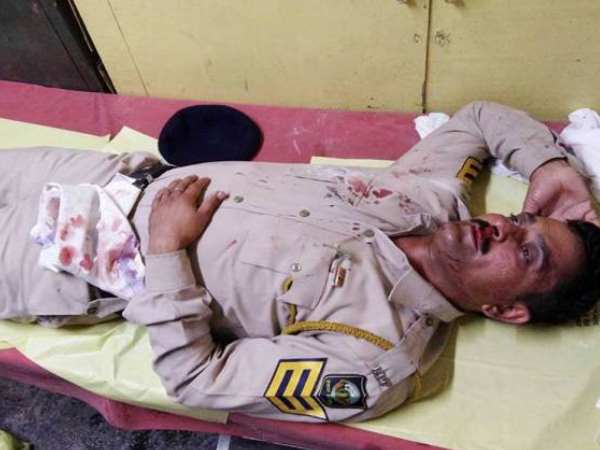 कोटखाई में हालात बेकाबू, पुलिस वाहन फूंके, IG जान बचाकर भागे कोटखाई में हालात बेकाबू, पुलिस वाहन फूंके, IG जान बचाकर भागे