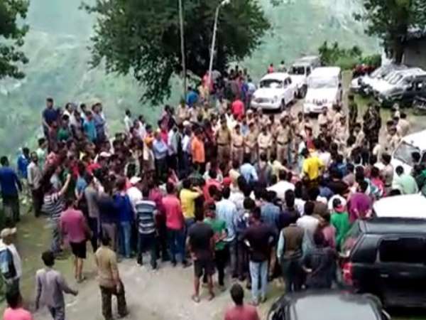 कोटखाई का मुद्दा अभी थमा नहीं कि चंबा बन गया है लोगों का गुस्सा कोटखाई का मुद्दा अभी थमा नहीं कि चंबा बन गया है लोगों का गुस्सा