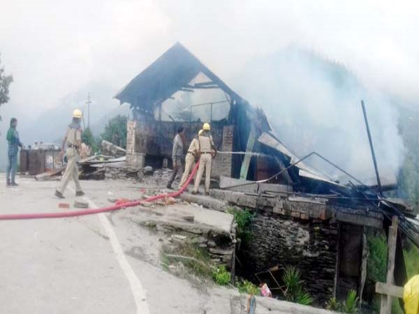 कोटखाई का मुद्दा अभी थमा नहीं कि चंबा बन गया है लोगों का गुस्सा कोटखाई का मुद्दा अभी थमा नहीं कि चंबा बन गया है लोगों का गुस्सा