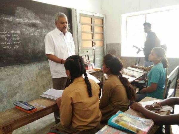 बनारस के इस DM का और एक नेक काम, अब स्कूल जाया करेंगे बनारस के इस DM का और एक नेक काम, अब स्कूल जाया करेंगे