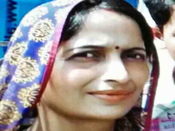 सुप्रीम कोर्ट का फैसला सुन महिला शिक्षा मित्र को आया हार्ट अटैक, मौत सुप्रीम कोर्ट का फैसला सुन महिला शिक्षा मित्र को आया हार्ट अटैक, मौत