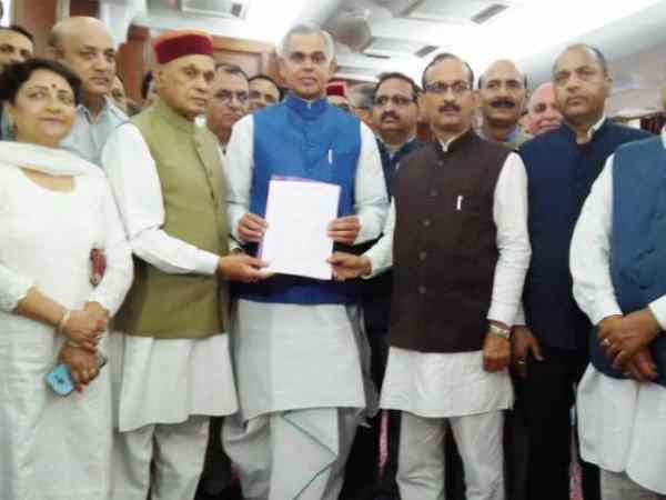 कोटखाई केस: BJP ने की वीरभद्र सरकार को बर्खास्त करने की मांग कोटखाई केस: BJP ने की वीरभद्र सरकार को बर्खास्त करने की मांग
