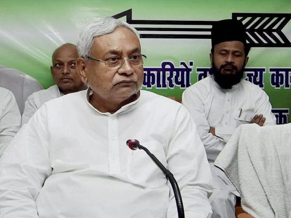 बिहार: चारा घोटाले से भी बड़ा घोटाला आया सामने, एक महिला ने दिया अंजाम बिहार: चारा घोटाले से भी बड़ा घोटाला आया सामने, एक महिला ने दिया अंजाम