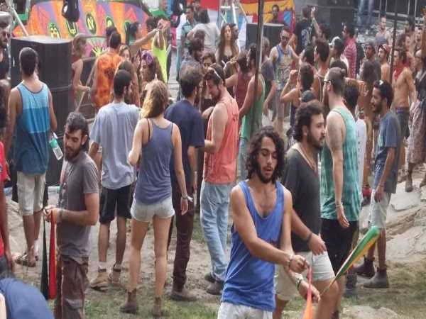 ड्रग्स, सेक्स का कॉकटेल बनी रेव पार्टियां, शिमला के जंगल में रेड ड्रग्स, सेक्स का कॉकटेल बनी रेव पार्टियां, शिमला के जंगल में रेड