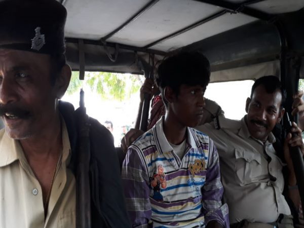 निवाले की खातिर अपने 'जिगर का टुकड़ा' बेच रहा था बाप निवाले की खातिर अपने 'जिगर का टुकड़ा' बेच रहा था बाप