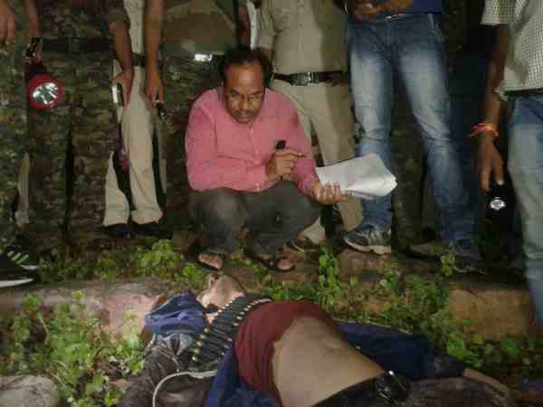 एक माह पहले 3 लोगों को मार कर जिंदा जलाया