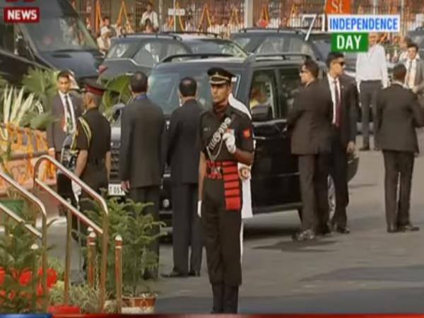 पीएम मोदी ने किया रेंज रोवर का इस्तेमाल