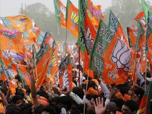 कॉर्पोरेट्स घरानों से चंदा लेनें में BJP सबसे आगे कॉर्पोरेट्स घरानों से चंदा लेनें में BJP सबसे आगे