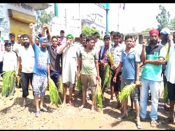 बच्चों का स्कूल जाना तक दूभर