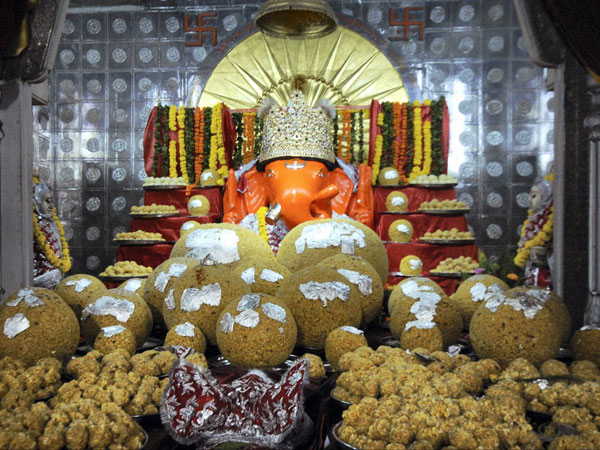 दांत वास्तव में एक अस्त्र नहीं था...