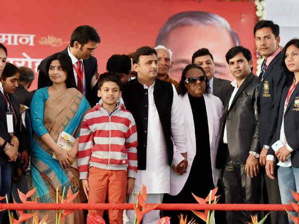 21 लोगों ने खुद के लिए सम्मान मांगा