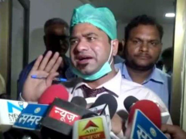 गोरखपुर त्रासदी: डॉ. कफील खान पर विदेश भाग जाने का शक गोरखपुर त्रासदी: डॉ. कफील खान पर विदेश भाग जाने का शक