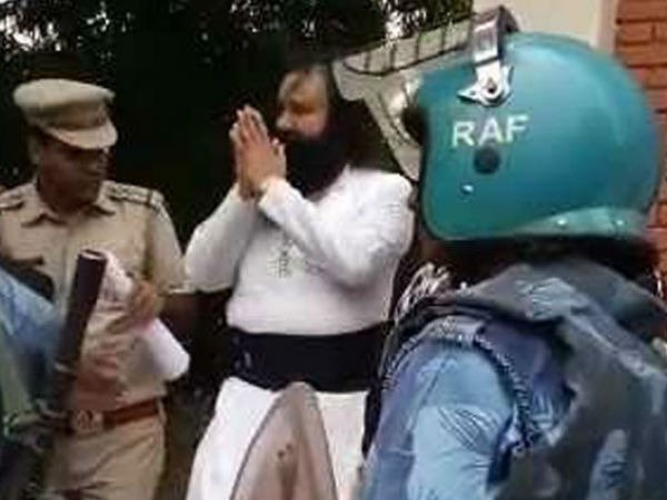 नहाने गई पत्नी आज तक नहीं लौटी