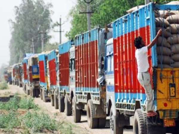 Gurmeet Ram Rahim case: Buses stop and Borders seal in Himachal Pradesh Gurmeet Ram Rahim case: Buses stop and Borders seal in Himachal Pradesh