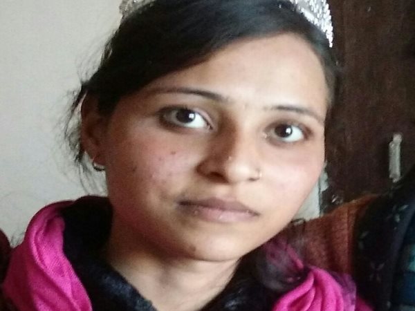 To save Mobile from scuffle Girl finally dead To save Mobile from scuffle Girl finally dead