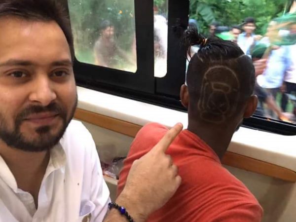PICs: लालू का सामने आया फैन तेजस्वी हो गए एक्साइटेड PICs: लालू का सामने आया फैन तेजस्वी हो गए एक्साइटेड