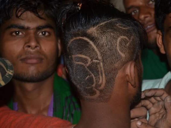 PICs: लालू का सामने आया फैन तेजस्वी हो गए एक्साइटेड PICs: लालू का सामने आया फैन तेजस्वी हो गए एक्साइटेड