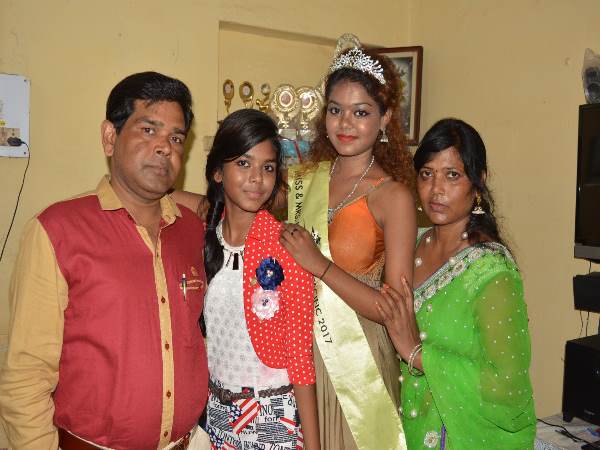 Girl of Uttar Pradesh awarded for best body figure in Thailand Girl of Uttar Pradesh awarded for best body figure in Thailand