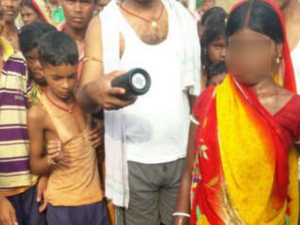 PICS: महिला का थूक चाटा, पिटा और भैंस की सवारी की फिर जुर्माना भरा... PICS: महिला का थूक चाटा, पिटा और भैंस की सवारी की फिर जुर्माना भरा...