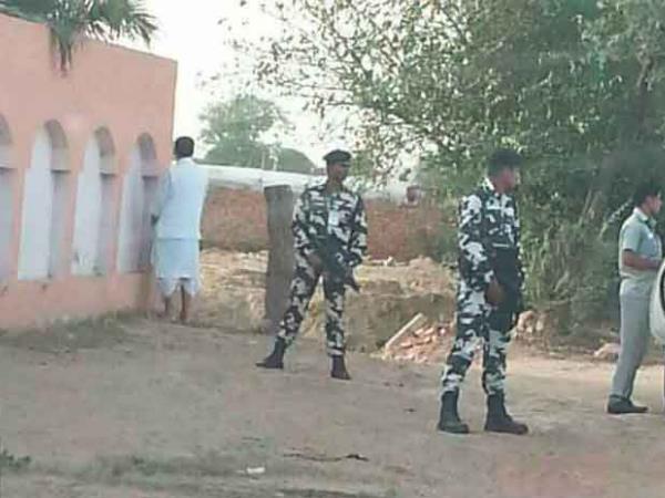 Woman Officer punish an employee for break Swachch mission pride Woman Officer punish an employee for break Swachch mission pride