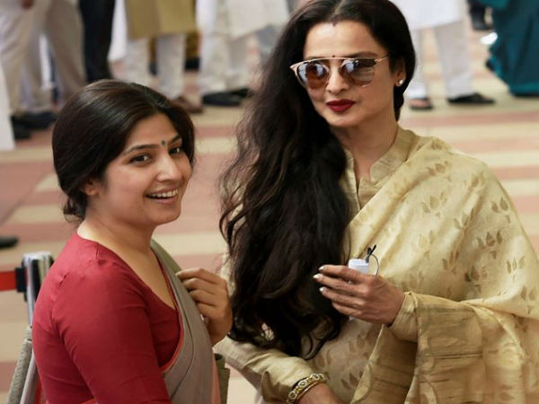 Rajya Sabha MP Rekha casting their vote for Vice Presidential Election Rajya Sabha MP Rekha casting their vote for Vice Presidential Election
