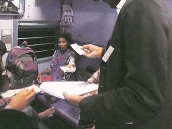 Mumbai TC cheats man of Rs 600, then apologise Mumbai TC cheats man of Rs 600, then apologise