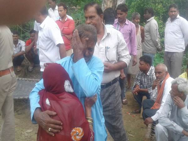 VIDEO: पत्नी की हत्या के बाद कुएं में कूदे पति ने मारी खुद को गोली VIDEO: पत्नी की हत्या के बाद कुएं में कूदे पति ने मारी खुद को गोली