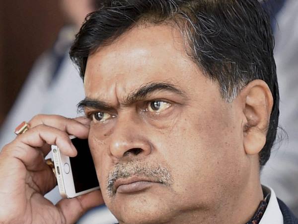 सरकारी ऑफिसर से कैसे बने नेता?