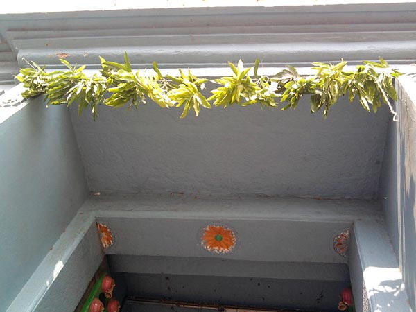 गृहस्वामी गंभीर, विचारवान, सहनशील, जिम्मेदारी