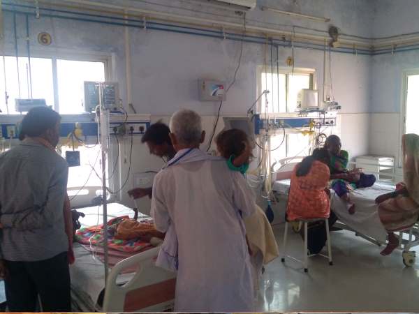 अस्पताल में मचा हुआ है हड़कंप