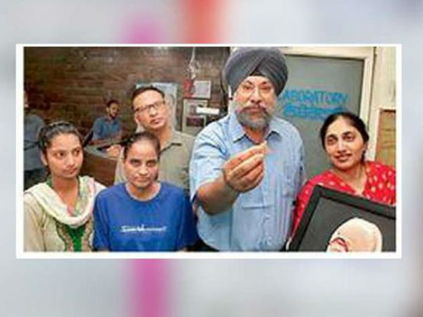 फूड पाइप में फंसा नकली दांत