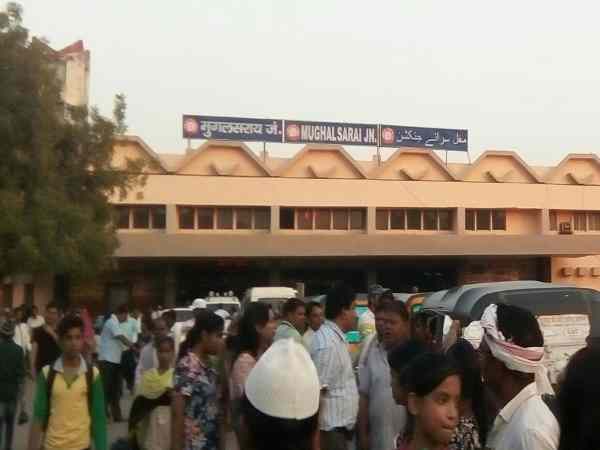 बदल दिए जायेगे सरकारी भवनों के बोर्ड