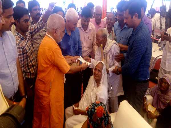 क्या हम नहीं सम्मान के लायक