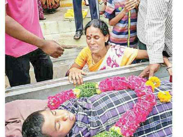 घर अपवित्र ना हो इसलिए आने नहीं दिया भीतर