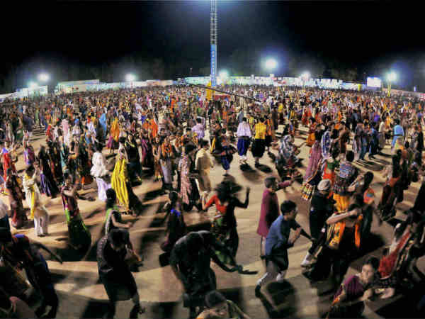 पहली रात्रि को गरबा की स्थापना