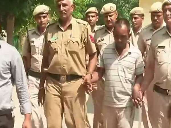 अशोक भी आरोप से मुकरा