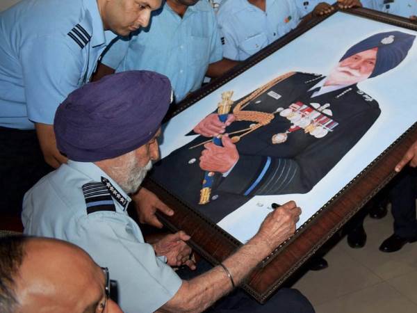 एक पायलट ऑफिसर के लिए काफी बड़ी बात