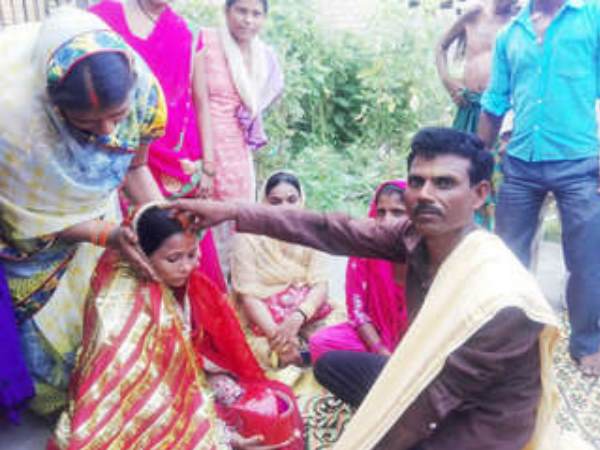लोगों ने सुना तो लग गई भीड़