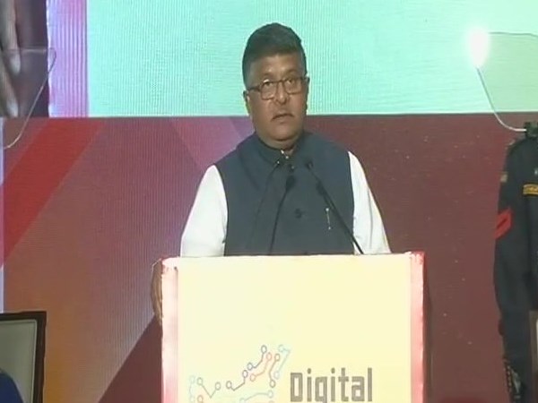 ड्राइविंग लाइसेंस के साथ भी आधार को करना होगा लिंक! ड्राइविंग लाइसेंस के साथ भी आधार को करना होगा लिंक!